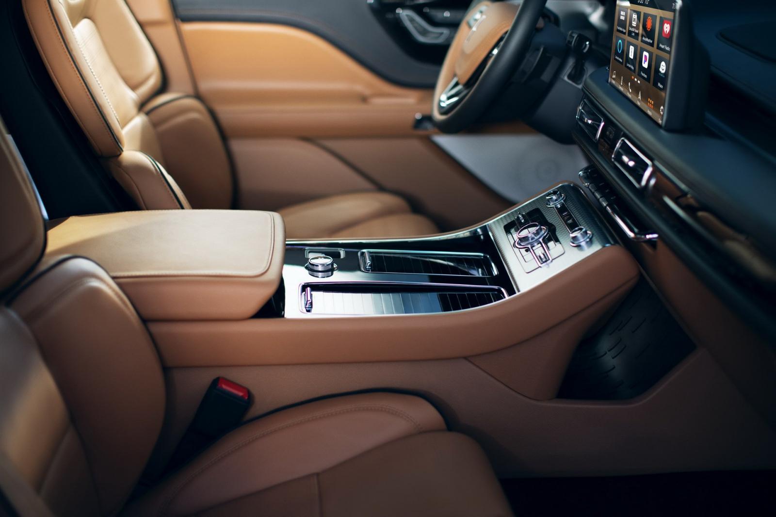 Cụm điều khiển trung tâm của Lincoln Aviator 2020