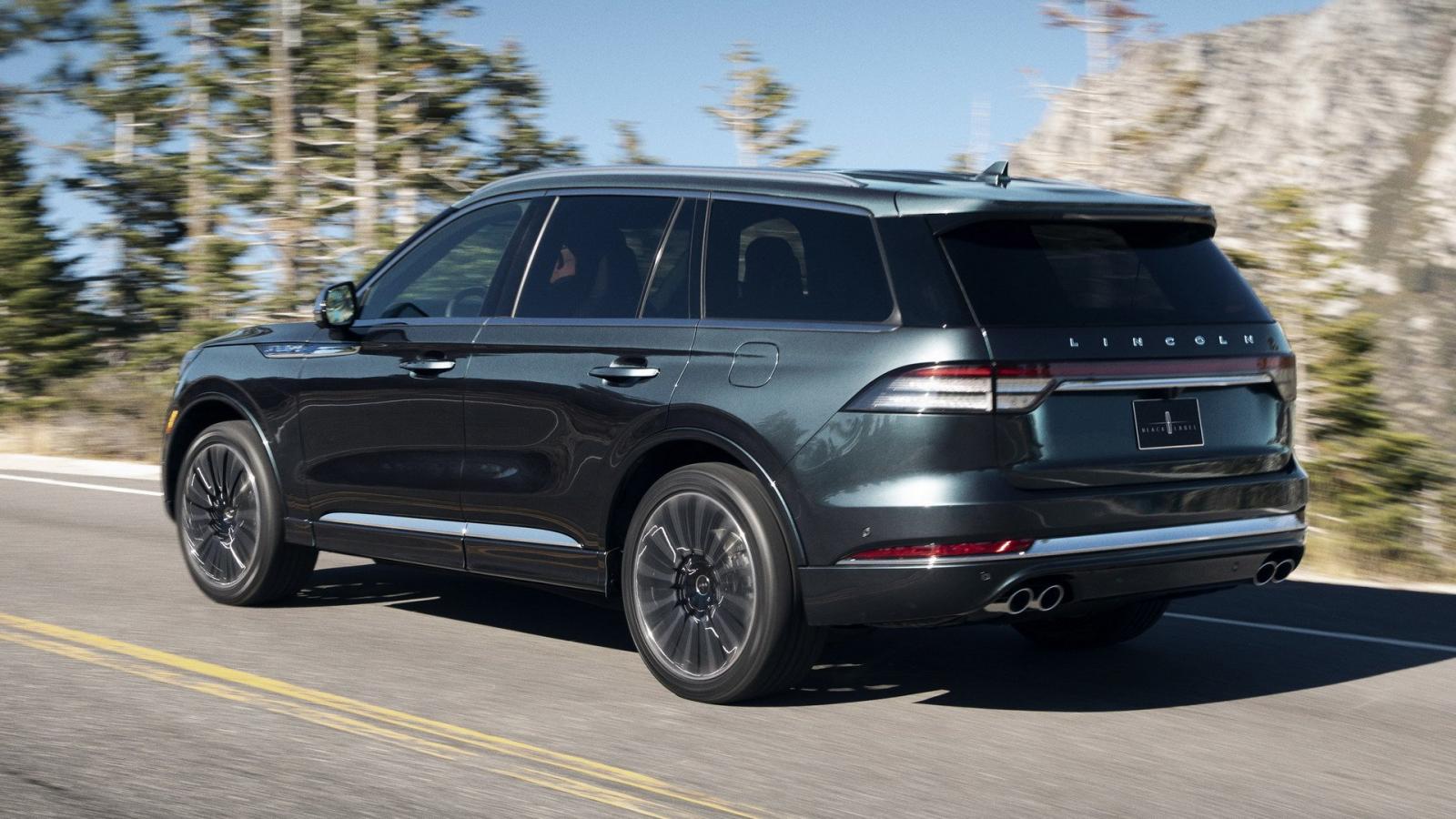 Phía sau của Lincoln Aviator 2020