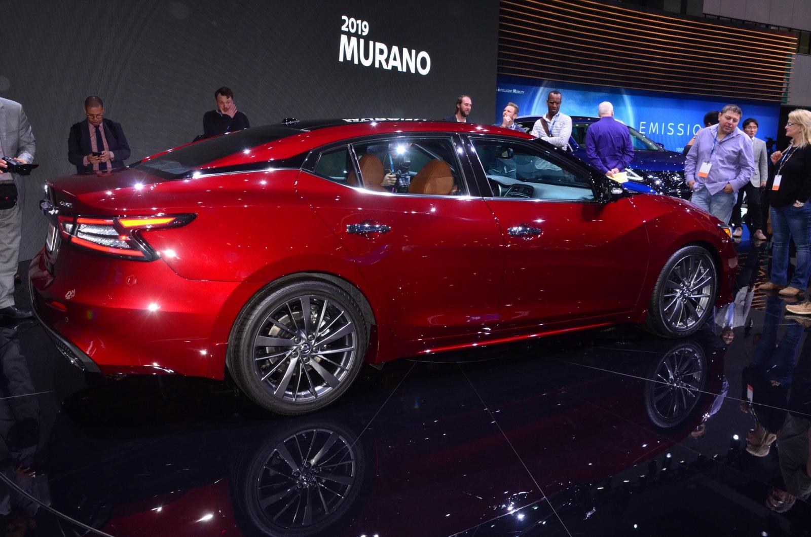 Đuôi xe nổi bật với cụm đèn hậu thiết kế bắt mắt