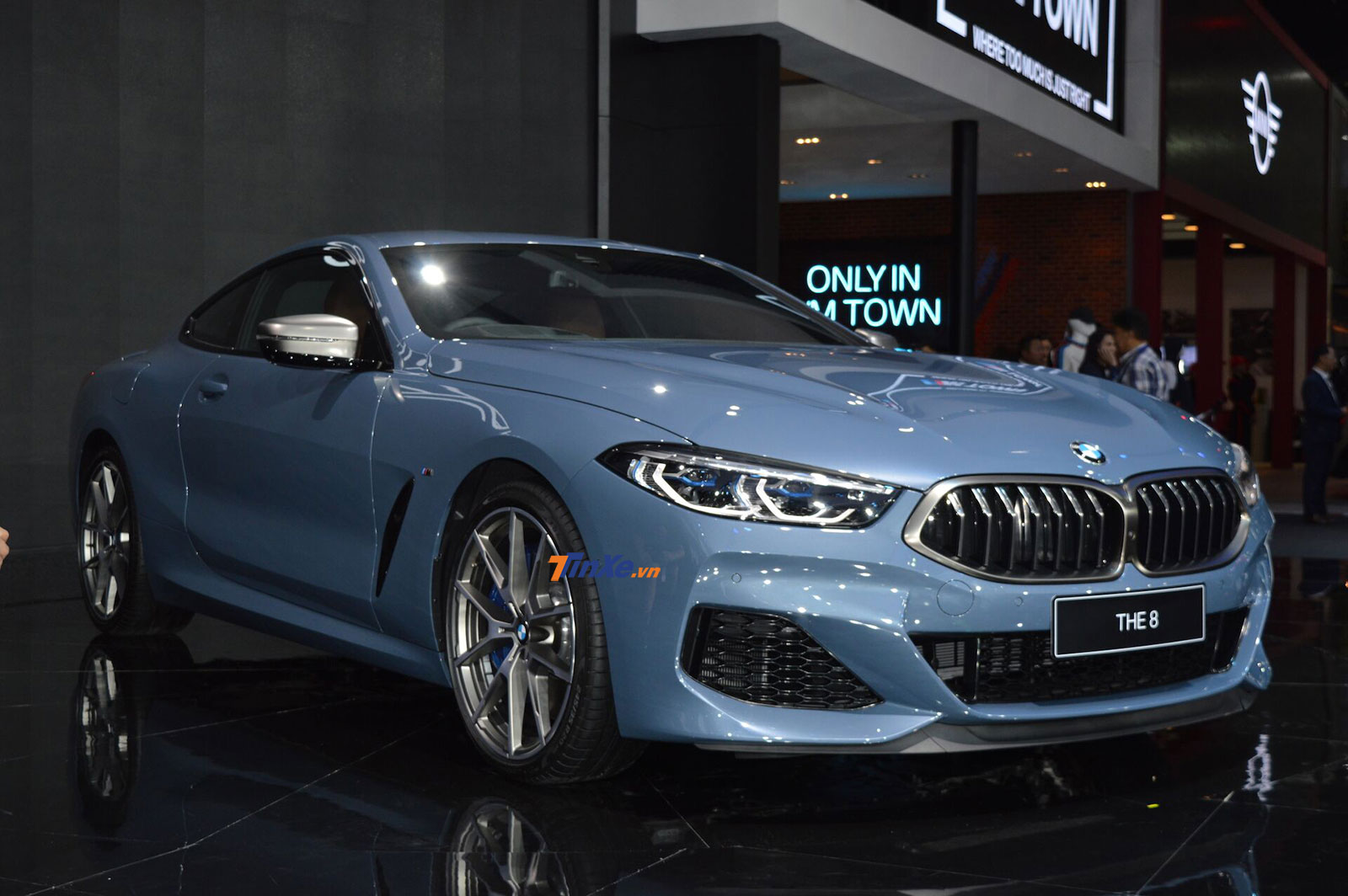 BMW 8-Series Coupe 2019 còn được trang bị lưới tản nhiệt hình quả thận