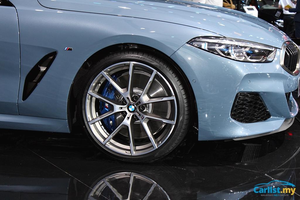 Bộ vành 20 inch với cùm phanh màu xanh dương