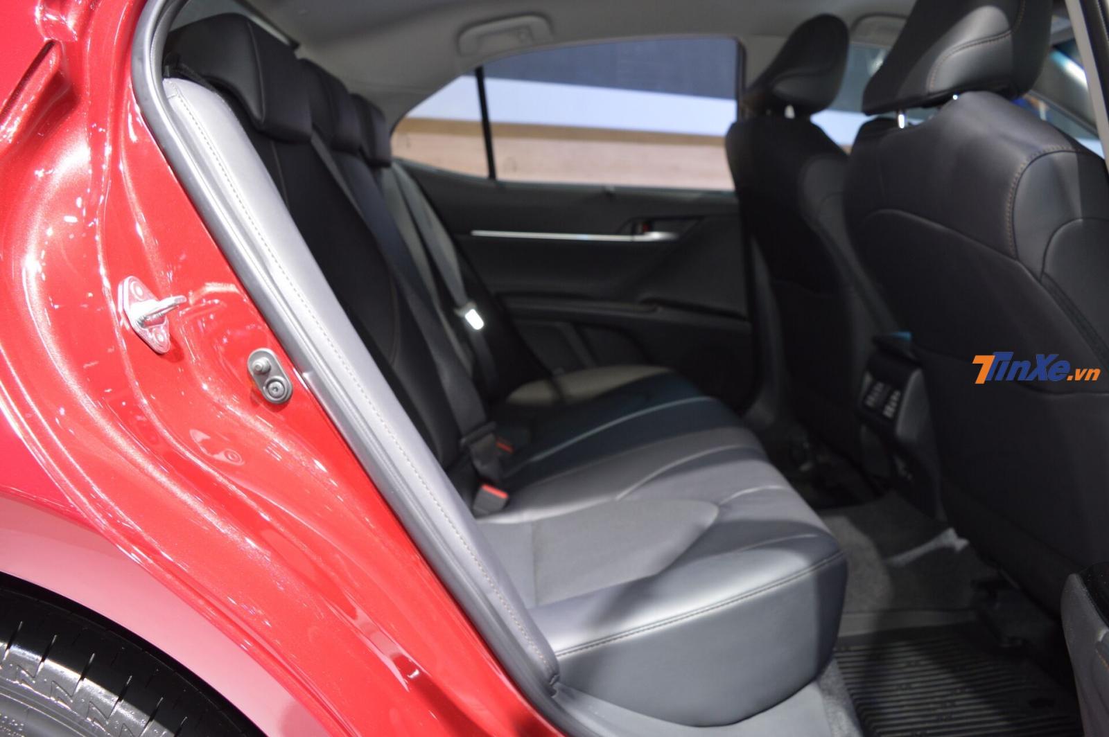 Góc nhìn vào vị trí ngồi phía sau của xe