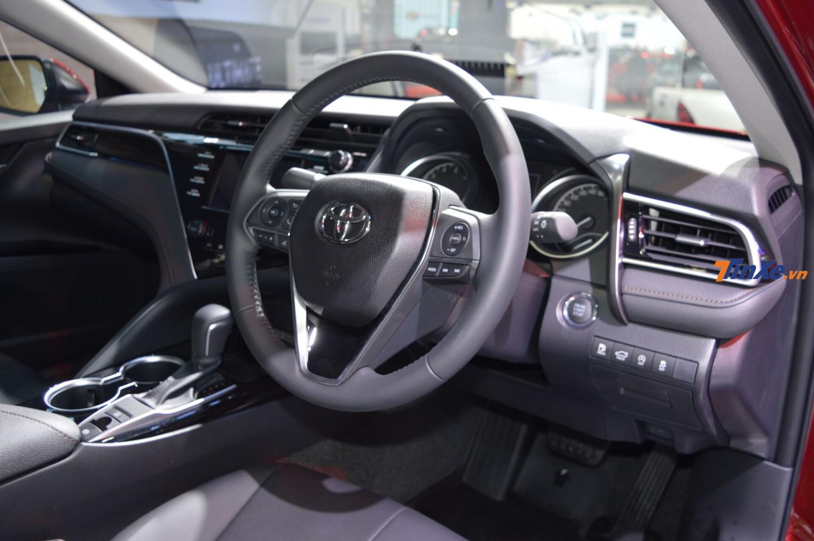 Hệ thống lái được đặt bên phải để phù hợp thị trường Thái Lan