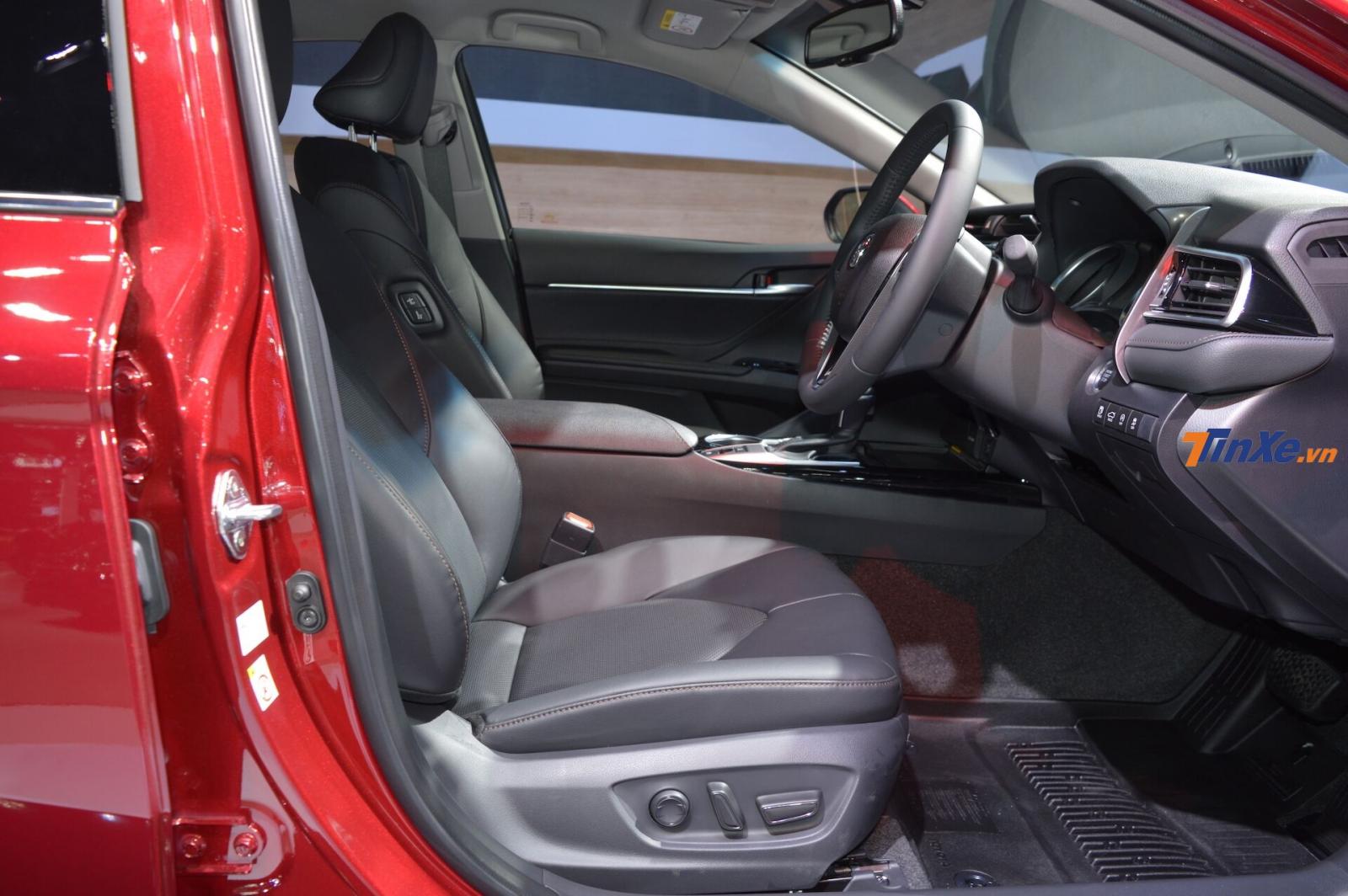 Góc nhìn vào vị trí ngồi phía trước của xe