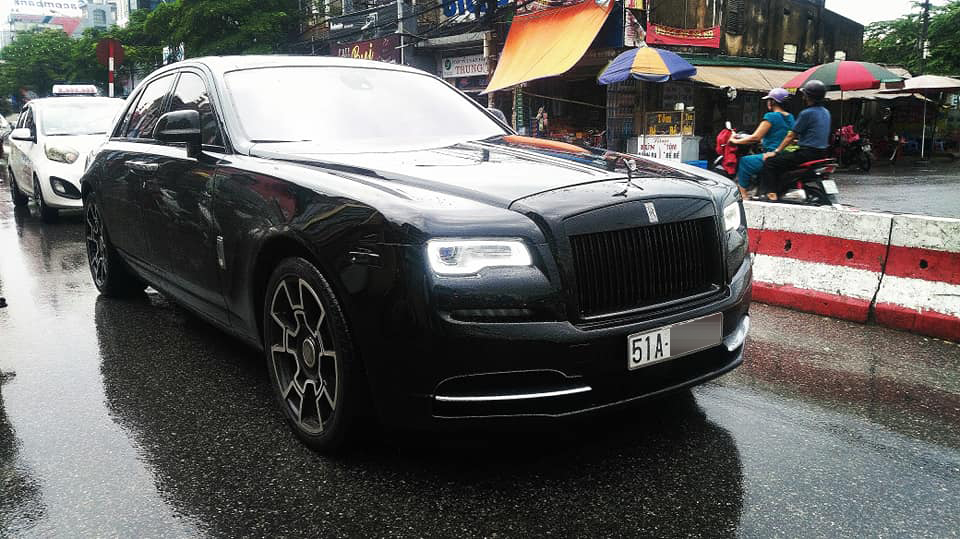 Rolls-Royce Ghost đã được độ lên phiên bản Black Badge Rolls-Royce Ghost đã được độ lên phiên bản Black Badge