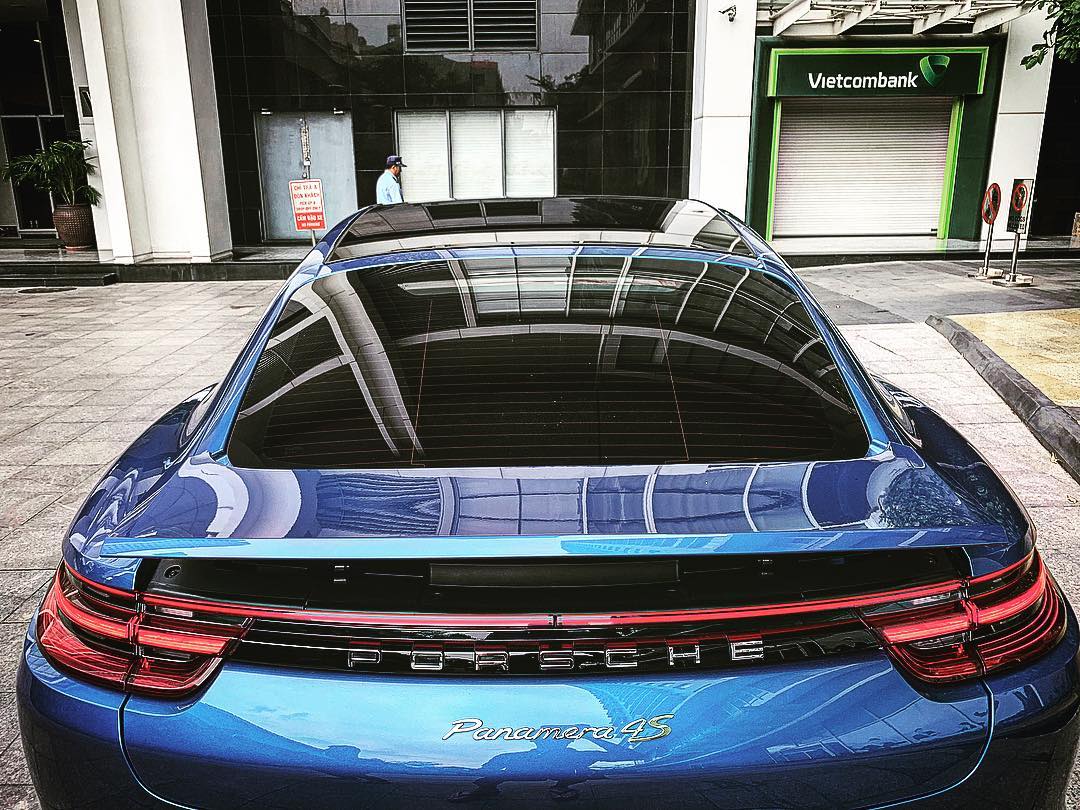 Giá xe Porsche Panamera 4S chính hãng hiện nay là 6.98 tỷ đồng Giá xe Porsche Panamera 4S chính hãng hiện nay là 6.98 tỷ đồng