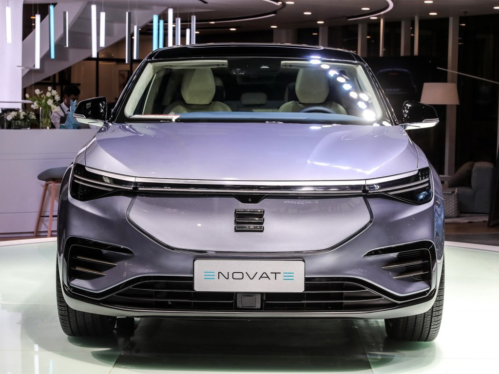 Cận cảnh thiết kế đầu xe khá ấn tượng của Enovate ME7 Cận cảnh thiết kế đầu xe khá ấn tượng của Enovate ME7