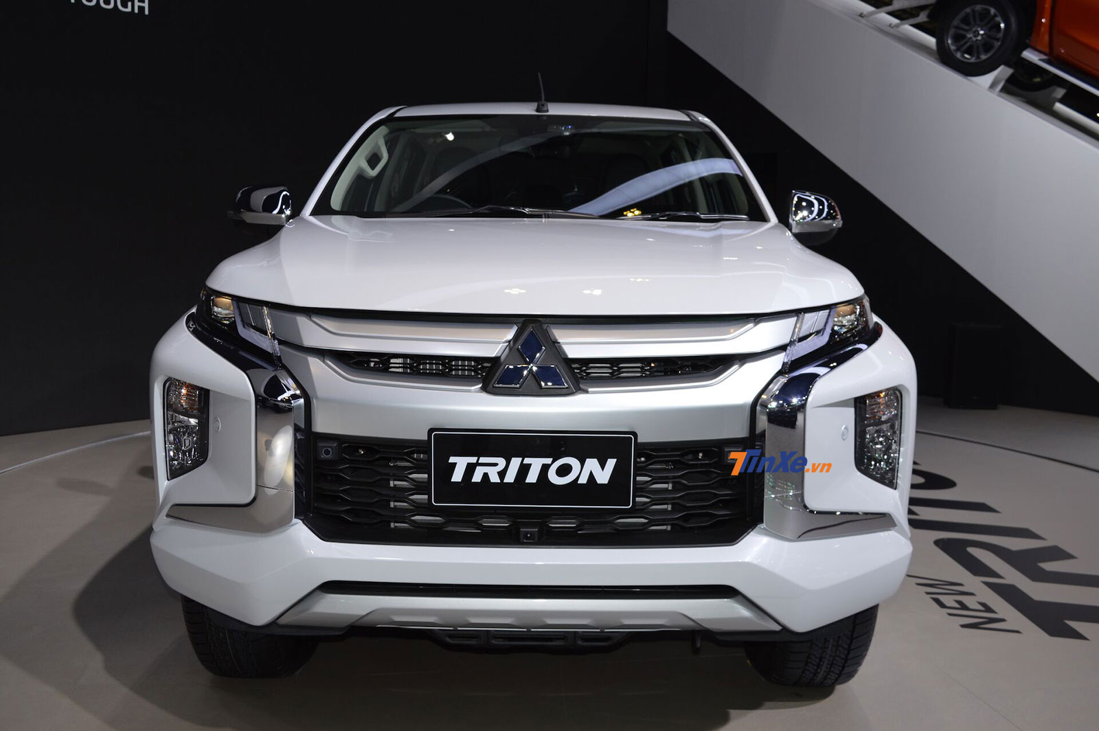 Cận cảnh thiết kế đầu xe của Mitsubishi Triton 2019