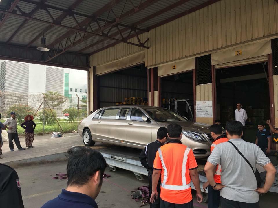 Mercedes-Maybach S600 Pullman luôn là tâm điểm của mọi sự chú ý dù xuất hiện bất cứ ở đâu