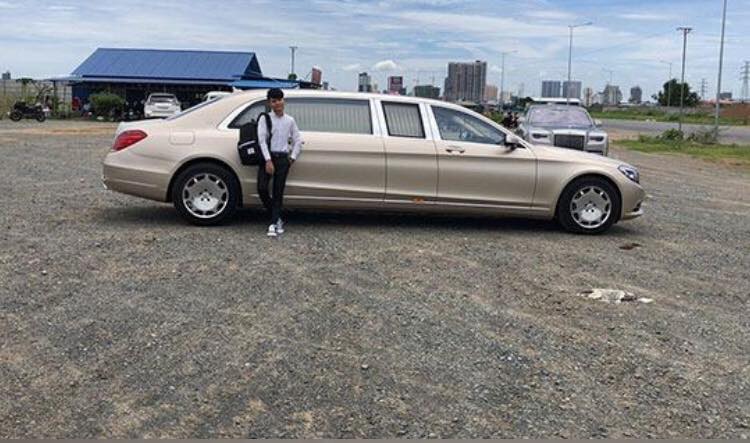 Mercedes-Maybach S600 Pullman và Rolls-Royce Phantom thế hệ thứ 8