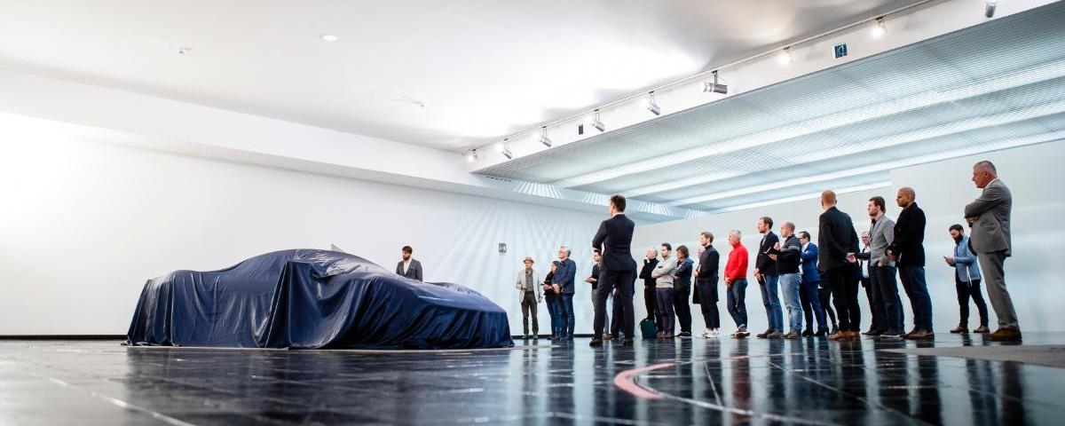 Buổi giới thiệu Pininfarina PF0 tại trụ sở Pininfarina SpA, Turin trước một số ít khách mời