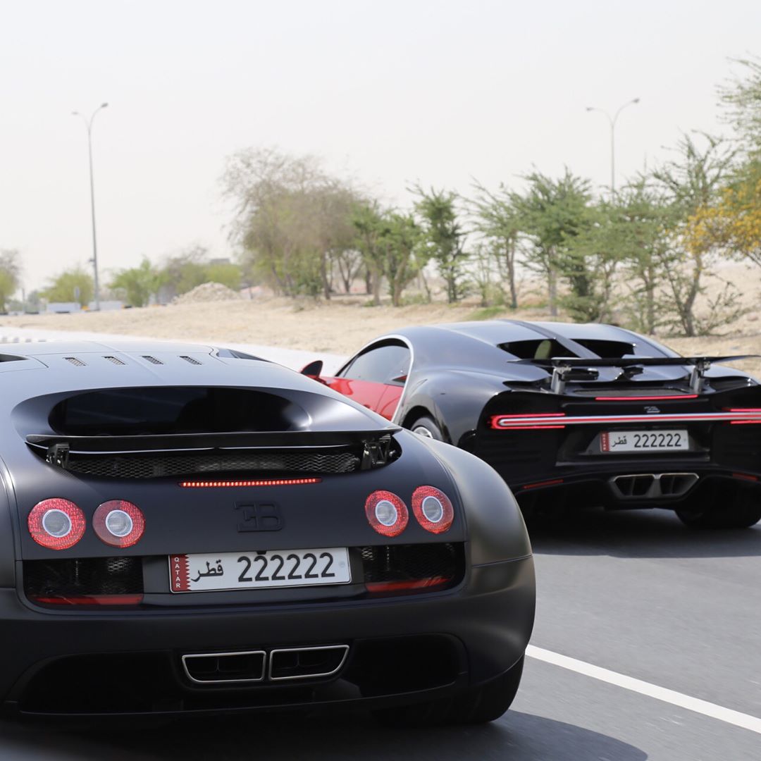Hai chiếc Bugatti đeo biển số giống nhau