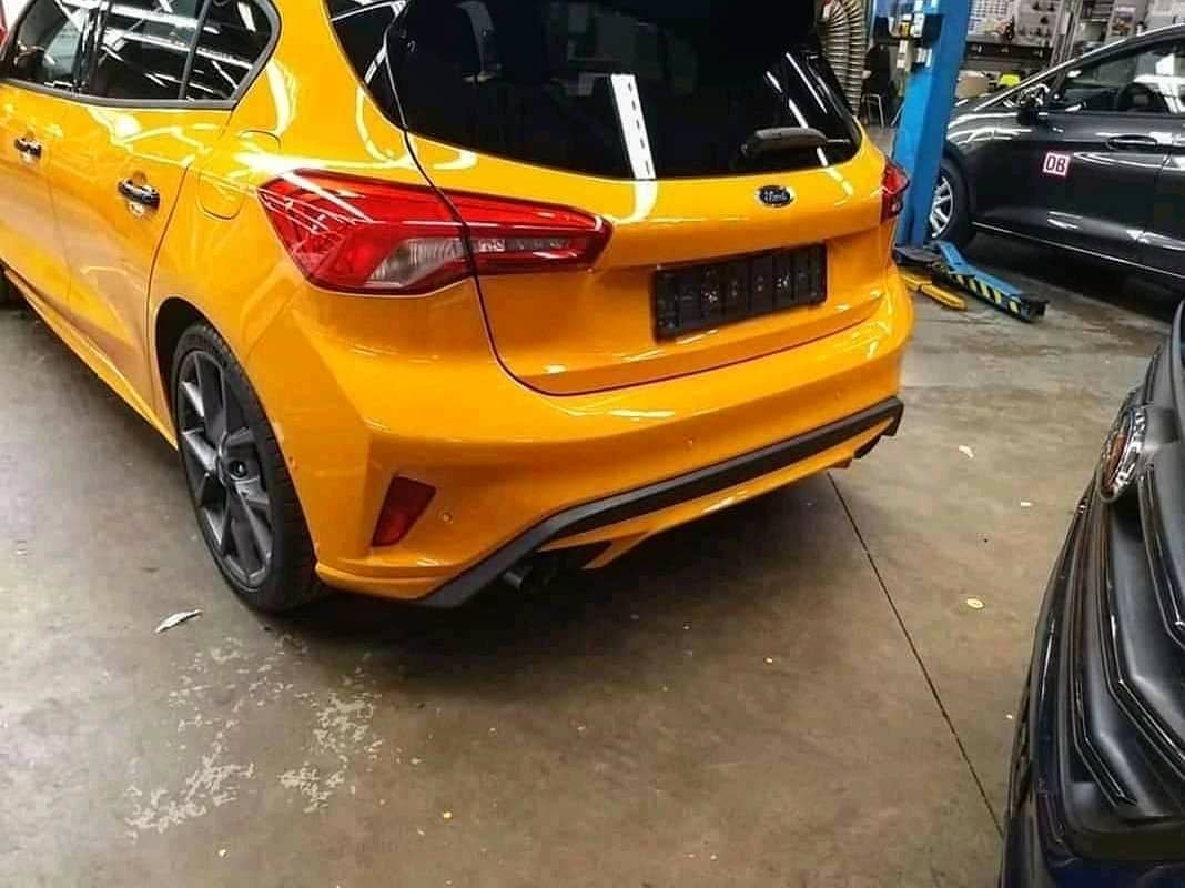 Thiết kế đằng sau của Ford Focus ST 2019a