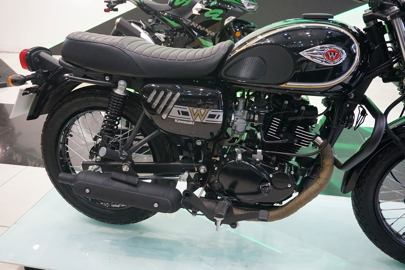 Kawasaki W175 bản đặc biệt của Motorrock có thêm khá nhiều phụ kiện