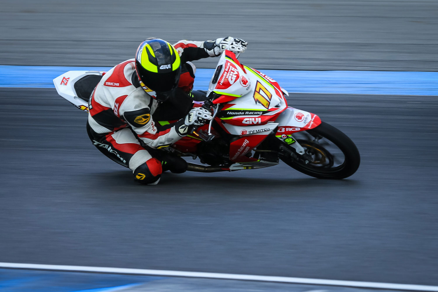 Tay đua Lê Khánh Lộc