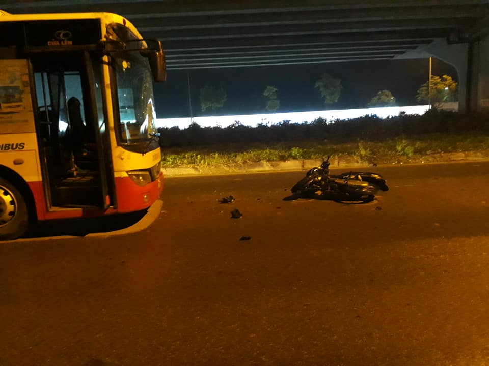 Hiện trường vụ tai nạn trên đường Nghiêm Xuân Yêm Hiện trường vụ tai nạn trên đường Nghiêm Xuân Yêm