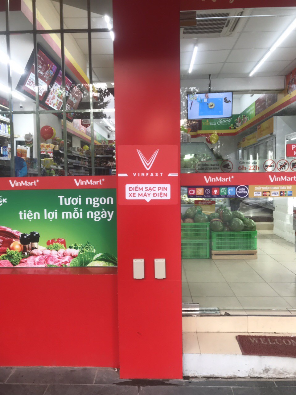 Vinmart cũng đã được trang bị các điểm sạc pin xe máy điện