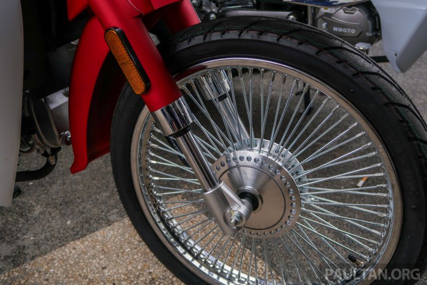 Xe sở hữu bộ vành nan rất đẹp, cùng với đó là phuộc hành trình ngược Xe sở hữu bộ vành nan rất đẹp, cùng với đó là phuộc hành trình ngược