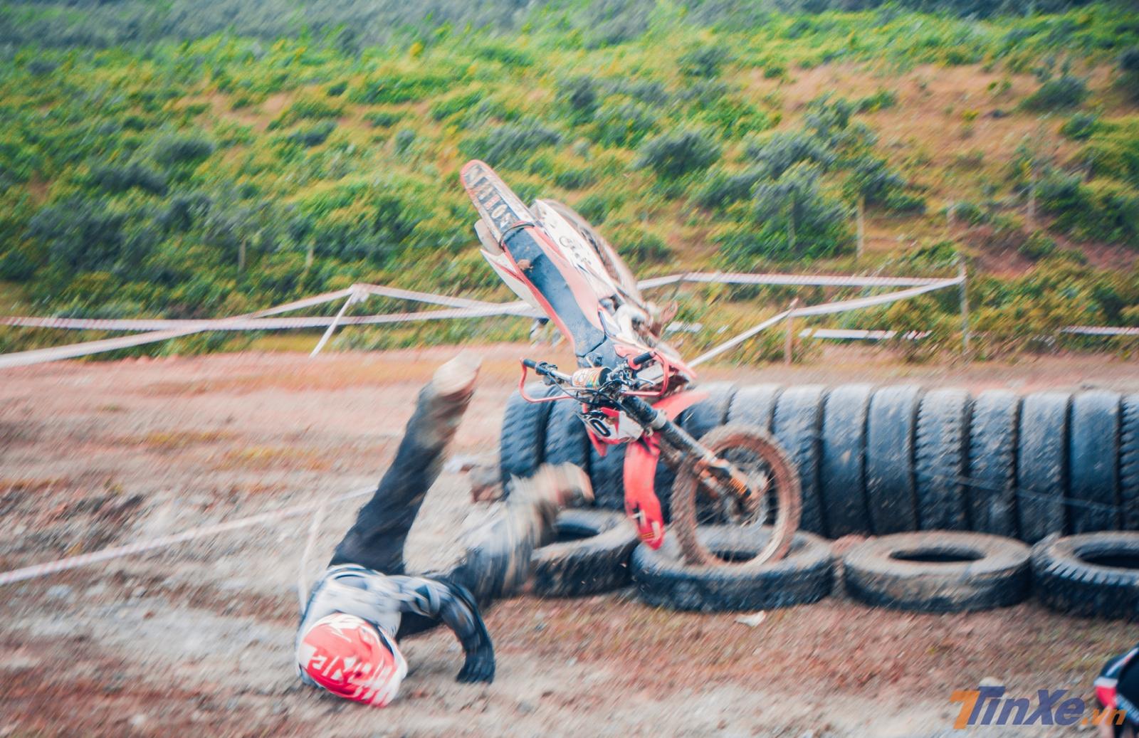 Giải đua cào cào cỡ nhỏ Sông Hồng Trail 2018 đã diễn ra tại khu vực Hà Nội dưới sự tham gia đầy nhiệt huyết và sức mạnh của các thí sinh đến từ khắp miền Bắc. Giải đua cào cào cỡ nhỏ Sông Hồng Trail 2018 đã diễn ra tại khu vực Hà Nội dưới sự tham gia đầy nhiệt huyết và sức mạnh của các thí sinh đến từ khắp miền Bắc.