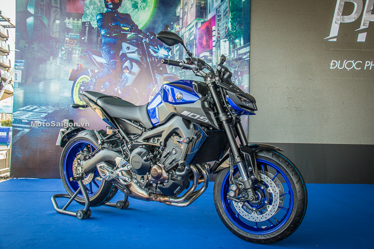 Yamaha MT-09 màu xanh ánh kim (Ảnh: Motosaigon)