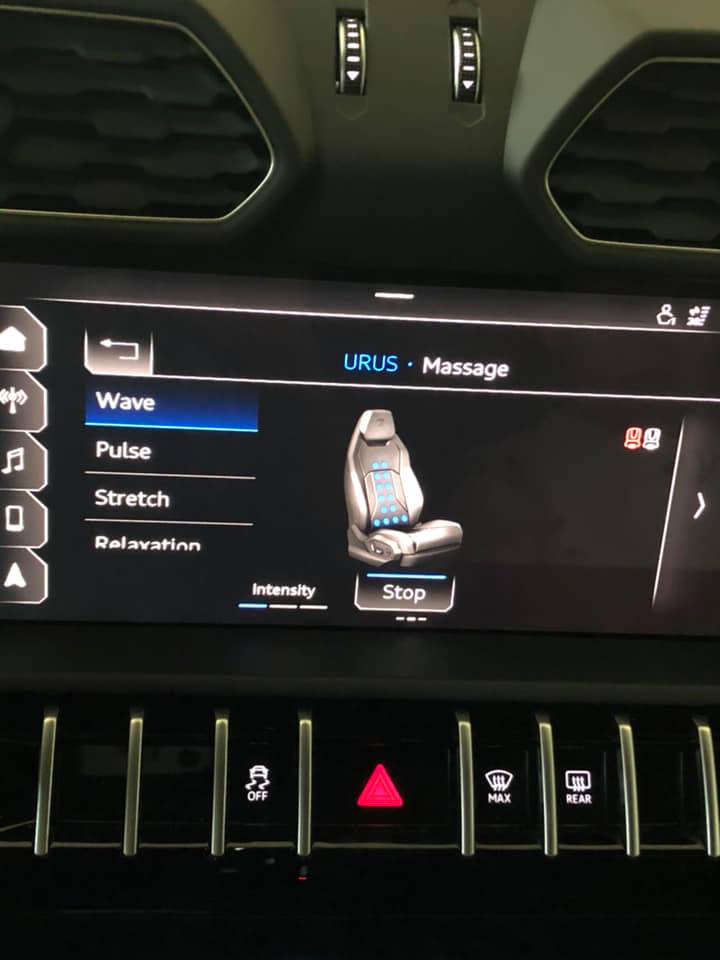 Ghế chỉnh điện 22 hướng và có massage