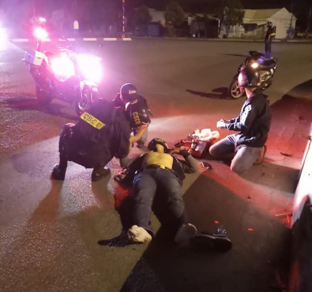 Lực lượng chức năng sau đó đã có mặt tại hiện trường Lực lượng chức năng sau đó đã có mặt tại hiện trường