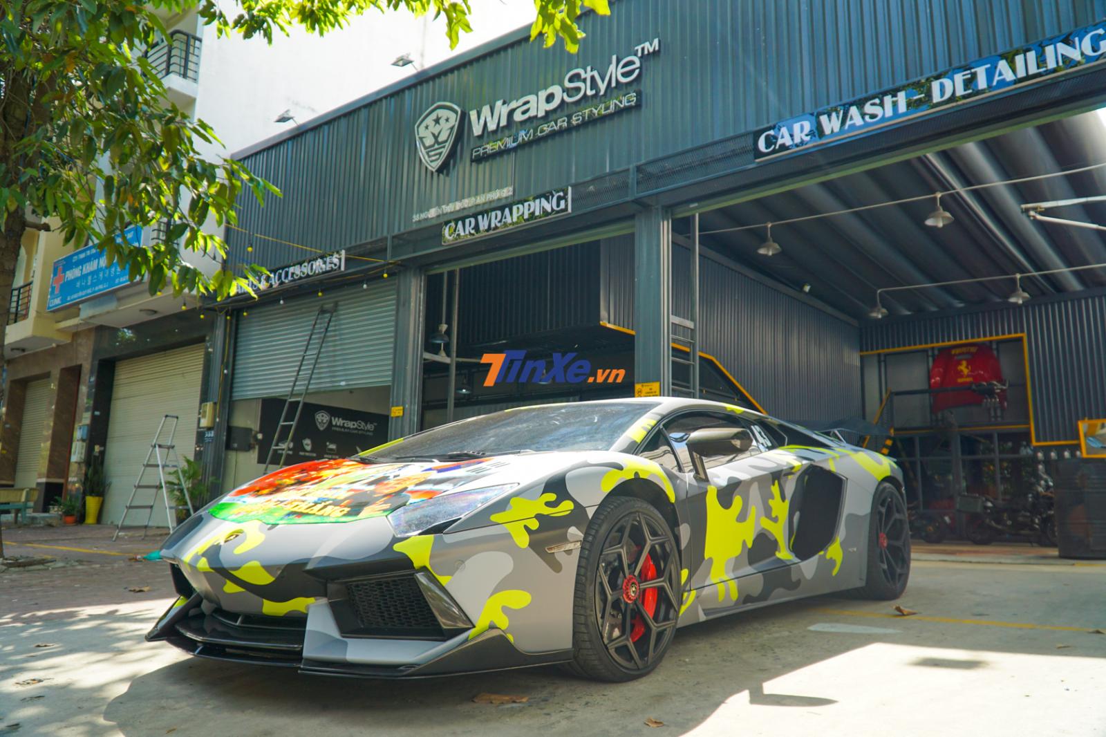 Đ&acirc;y l&agrave; lần thứ 3 chiếc si&ecirc;u xe Lamborghini Aventador LP700-4 độ body kit Vorsteiner được chủ nh&acirc;n cho d&aacute;n h&igrave;nh ảnh thầy tr&ograve; Park Hang-seo l&ecirc;n nắp cap&ocirc;