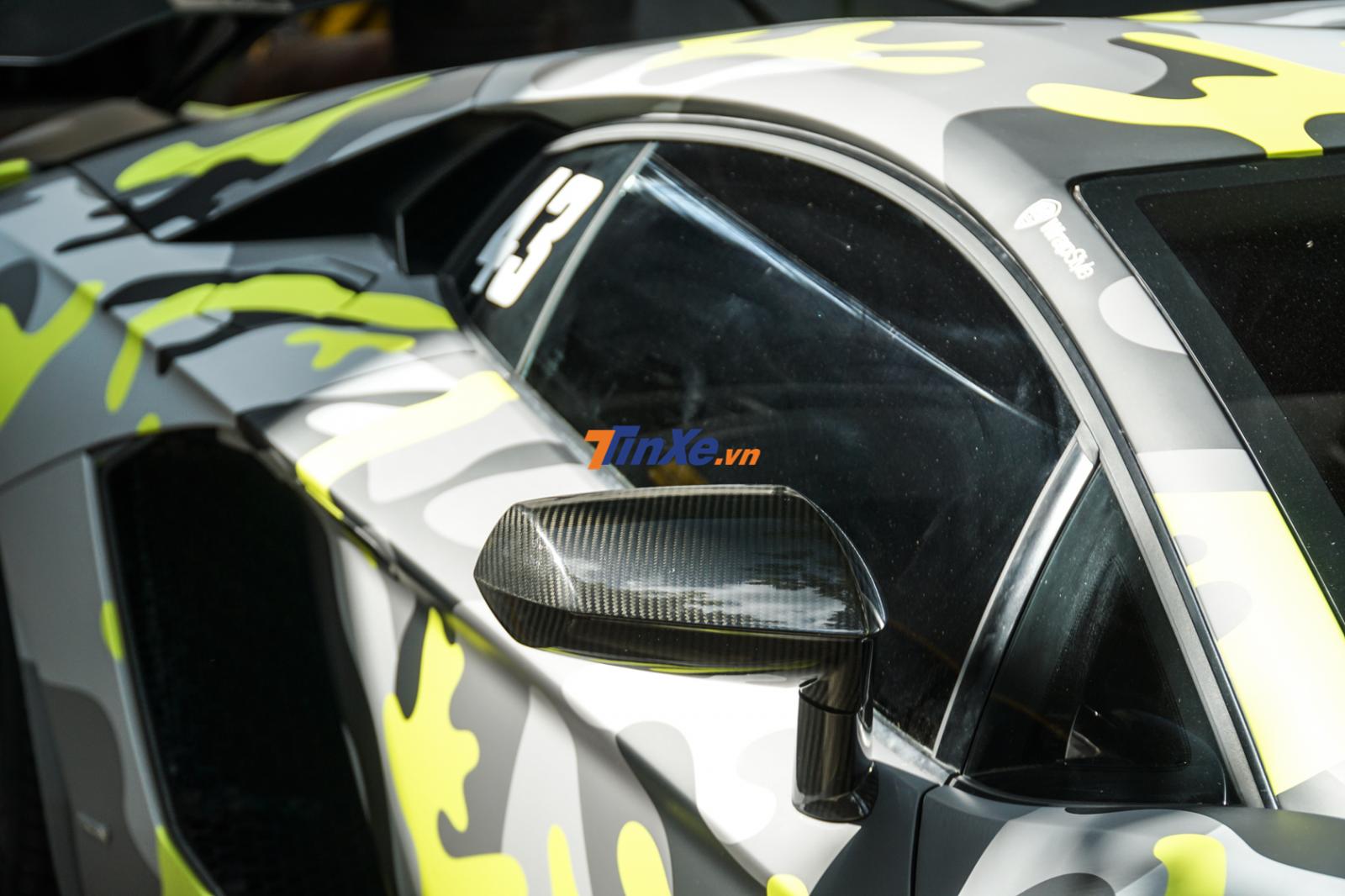 G&oacute;i độ n&agrave;y gồm nhiều chi tiết bằng sợi carbon như vỏ gương