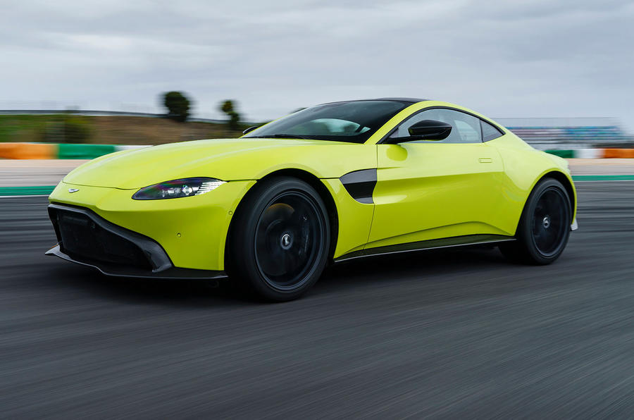 Vẻ đẹp của Aston Martin V8 Vantage 2018