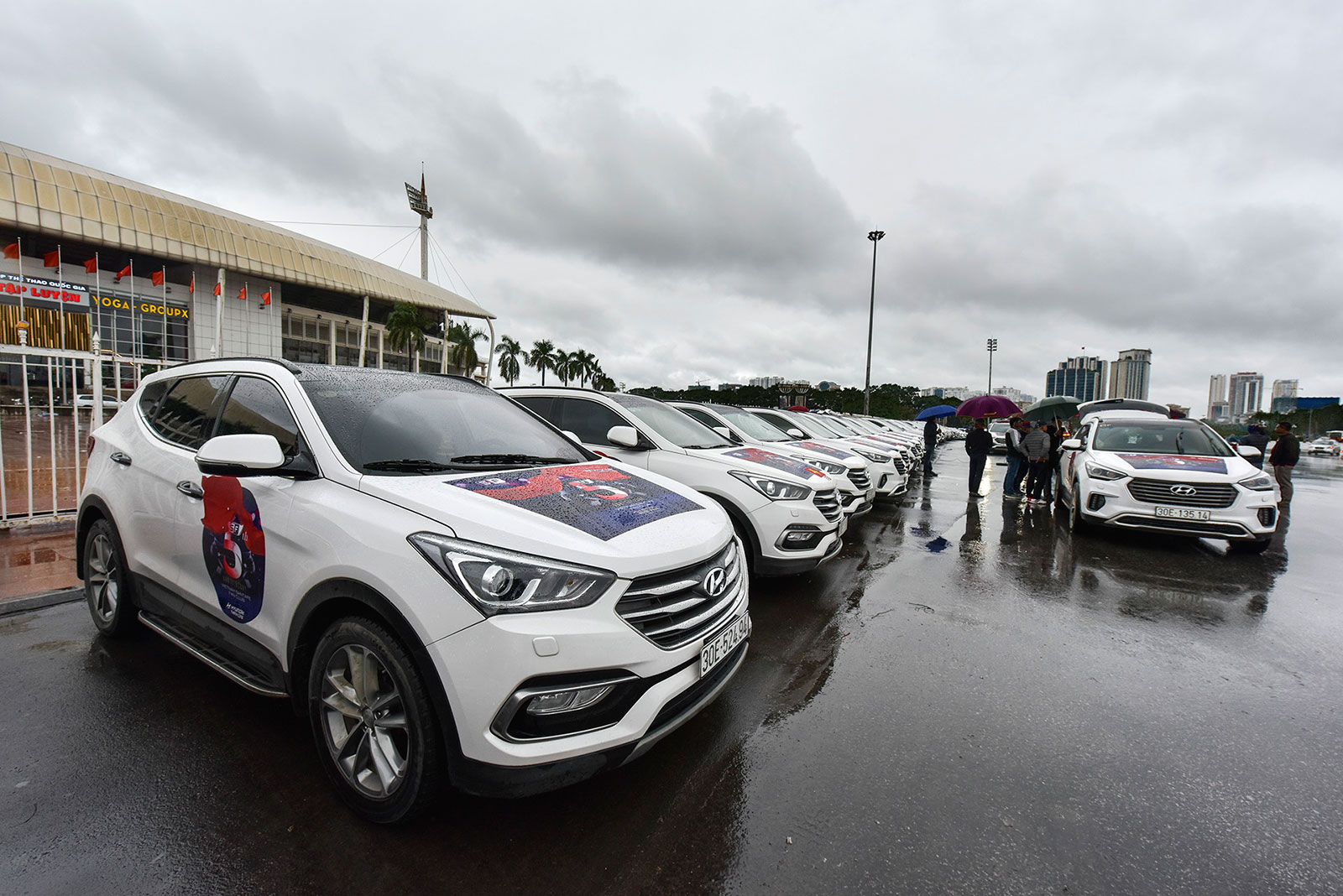 Hyundai Santa Fe chuẩn bị di chuyển đến công viên Hoa hồng, nơi tổ chức sinh nhật Hyundai Santa Fe chuẩn bị di chuyển đến công viên Hoa hồng, nơi tổ chức sinh nhật