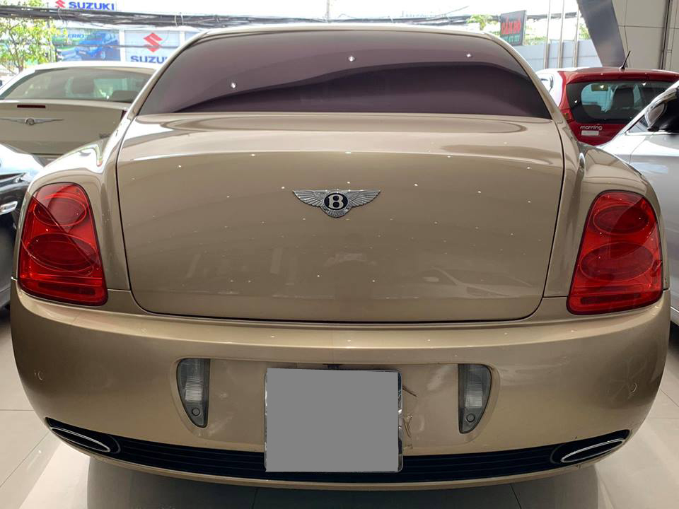 Bentley Continental Flying Spur Speed là phiên bản tốc độ của Bentley Continental Flying Spur