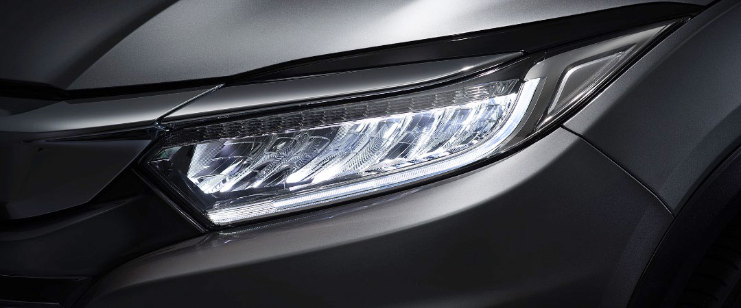 Cụm đèn pha của Honda HR-V Touring 2019