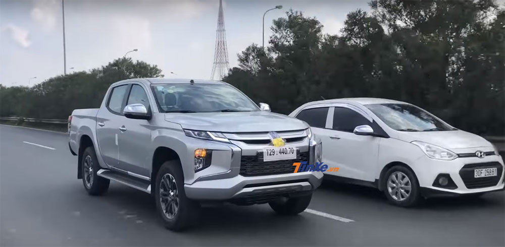 Mitsubishi Triton 2019 bị bắt gặp tại đại lộ Thăng Long