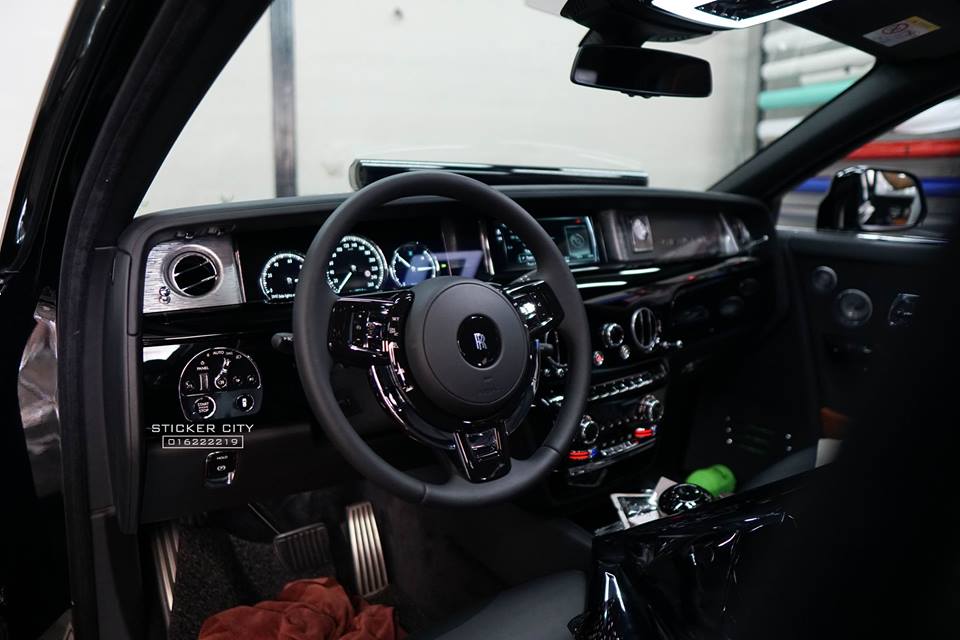 Rolls-Royce Phantom thế hệ thứ 8 cũng có vài thay đổi nhỏ ở nội thất Rolls-Royce Phantom thế hệ thứ 8 cũng có vài thay đổi nhỏ ở nội thất