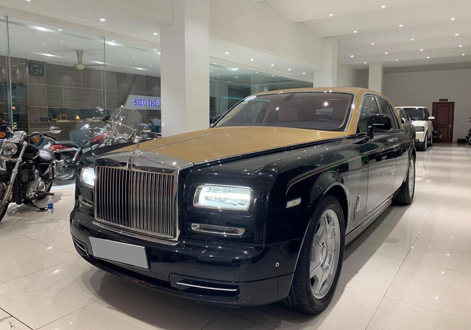 Đây là chiếc xe siêu sang Rolls-Royce Phantom Series II đang được rao bán tại một siêu thị ô tô ở Sài thành 
