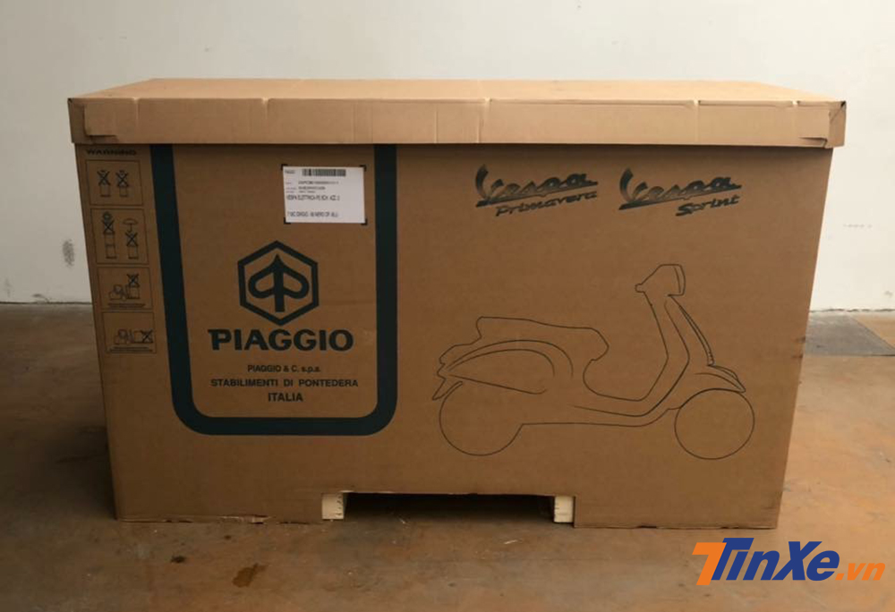 Vespa Elettrica được vận chuyển nguyên đai nguyên kiện về Việt Nam.
