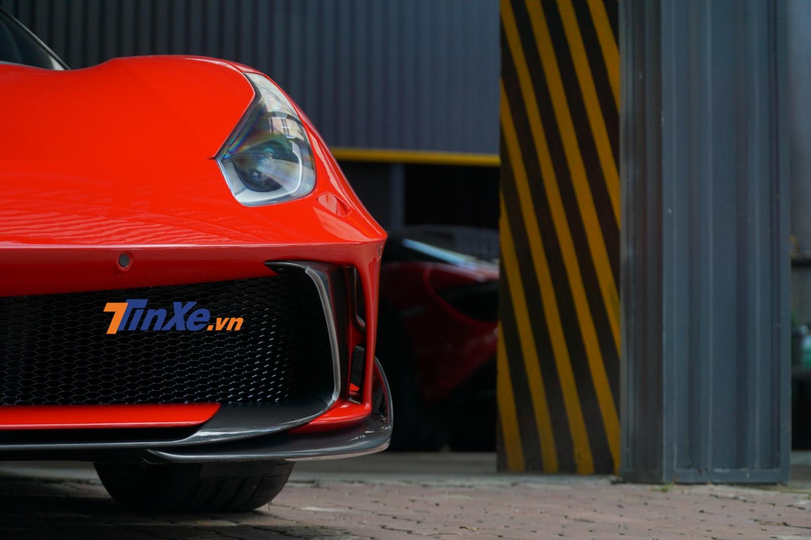 Mặt tiền của Ferrari 488 GTB qua gói độ phần đầu xe của Siracusa 4XX đến từ Mansory Mặt tiền của Ferrari 488 GTB qua gói độ phần đầu xe của Siracusa 4XX đến từ Mansory