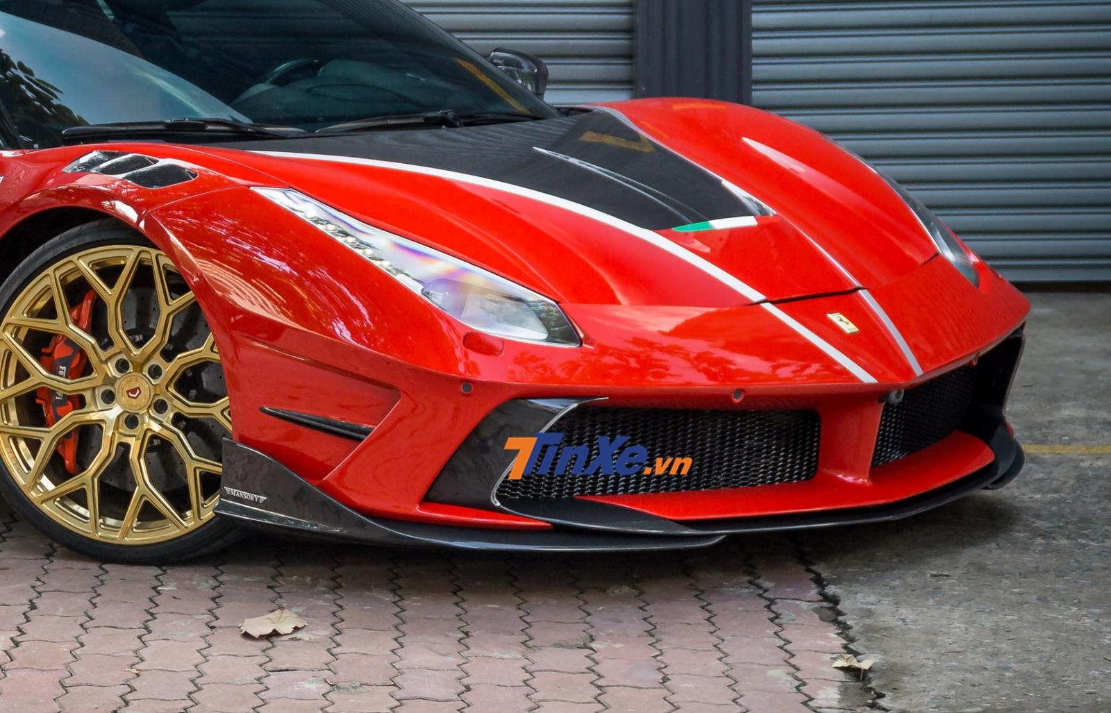 Phần đầu Ferrari 488 GTB màu đỏ này mang hơi hướng của bản độ Siracusa 4XX đến từ Mansory Phần đầu Ferrari 488 GTB màu đỏ này mang hơi hướng của bản độ Siracusa 4XX đến từ Mansory