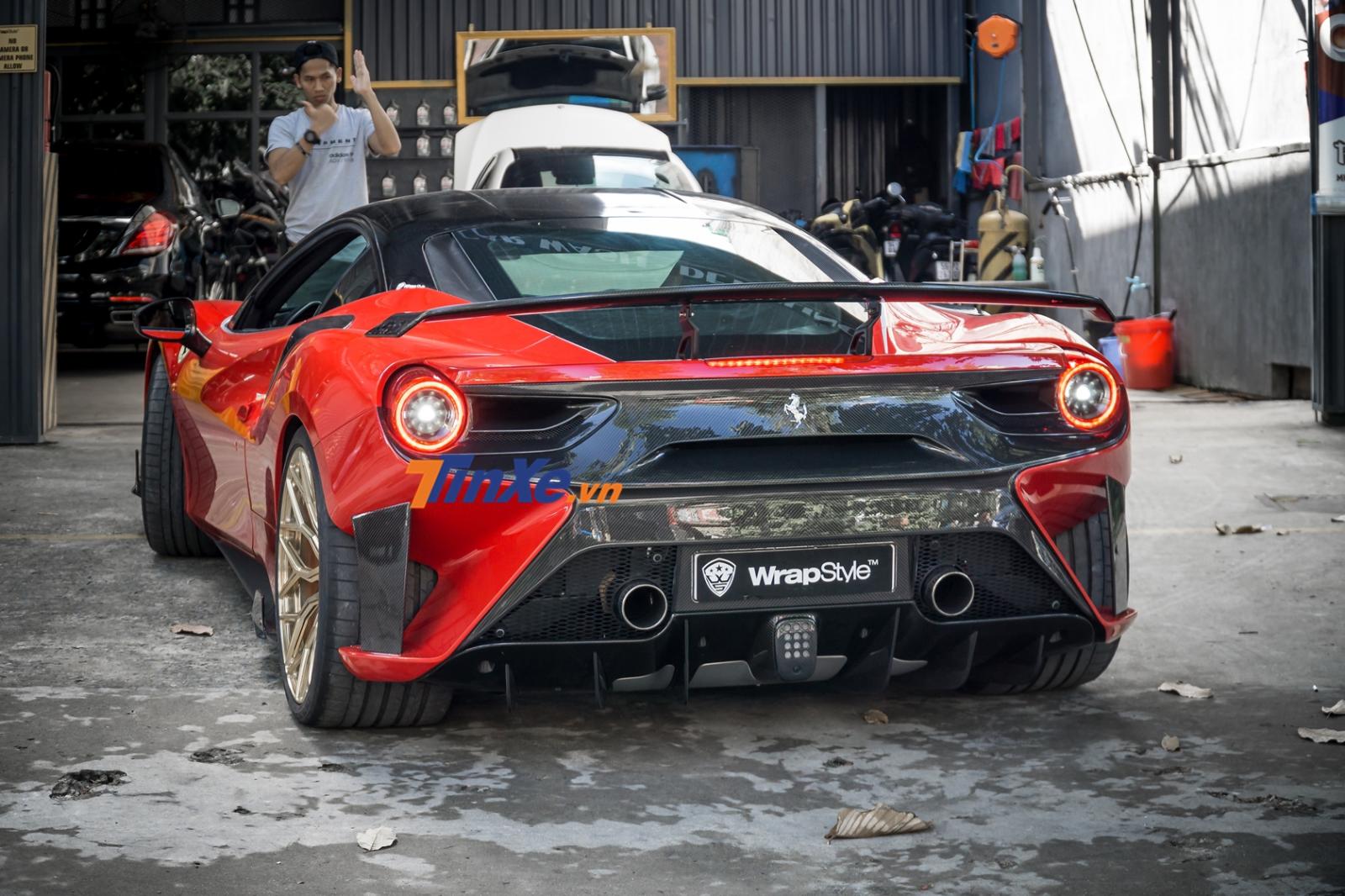 Đuôi xe lại phá cách theo gói độ của Pogea Racing Đuôi xe lại phá cách theo gói độ của Pogea Racing