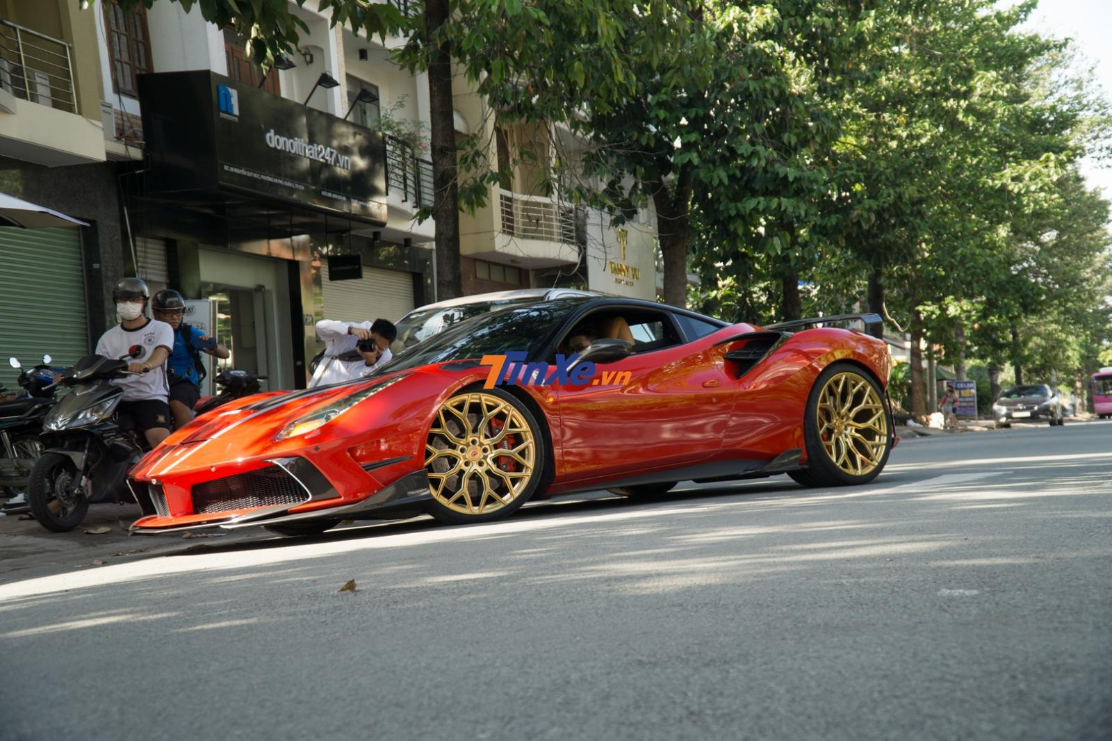 Đánh giá nhanh siêu xe Ferrari 488 GTB tại Sài thành được chủ nhân lột xác qua nhiều nhà độ khác nhau Đánh giá nhanh siêu xe Ferrari 488 GTB tại Sài thành được chủ nhân lột xác qua nhiều nhà độ khác nhau