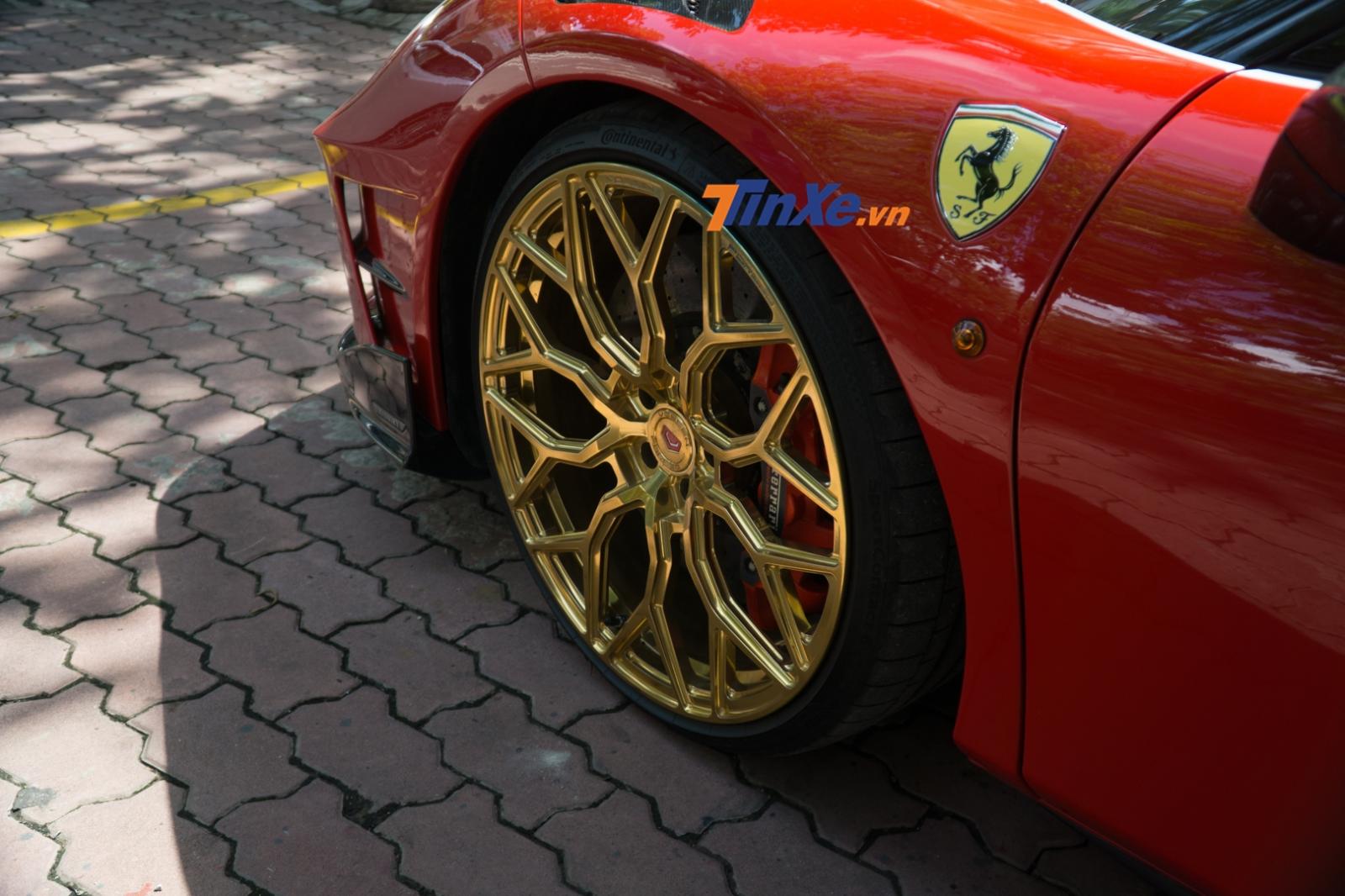 Chủ nhân của chiếc Ferrari 488 GTB mang 2 gói độ Mansory và Pogea Racing lựa chọn màu vàng Gloss Chủ nhân của chiếc Ferrari 488 GTB mang 2 gói độ Mansory và Pogea Racing lựa chọn màu vàng Gloss