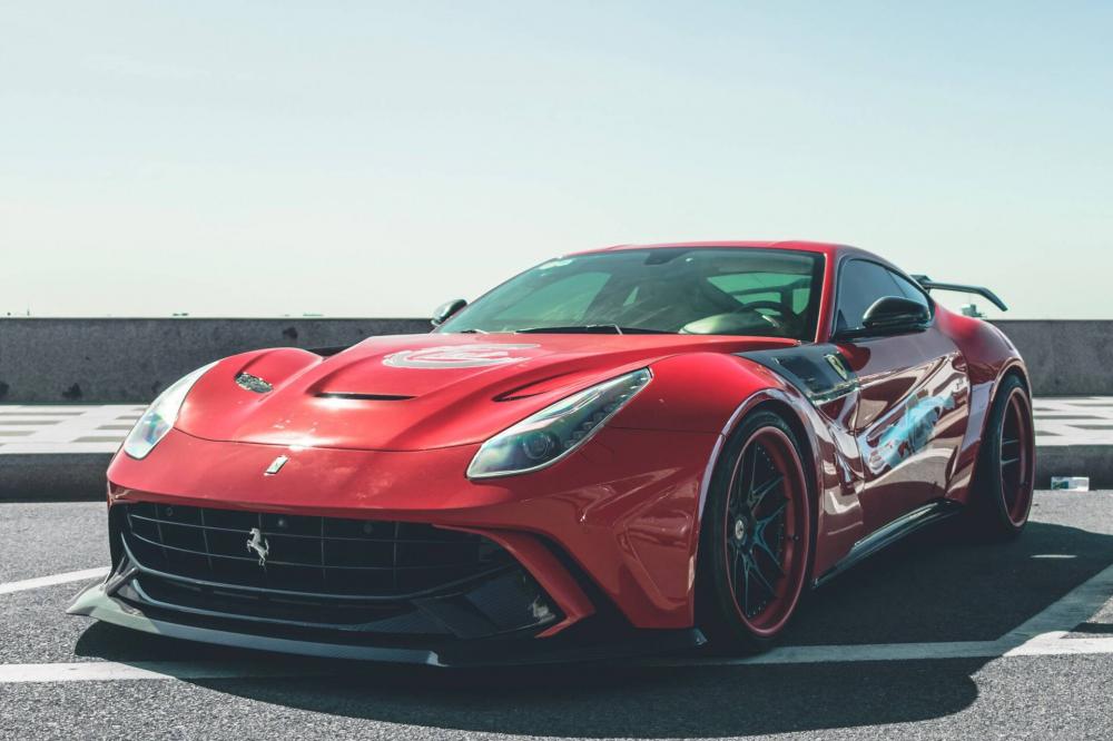 Chỉ có 15 chiếc Ferrari F12 Berlinetta trên thế giới mang gói độ Duke Dynamics