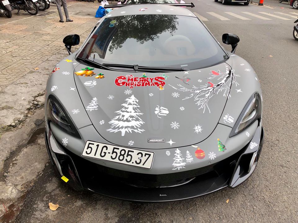 Chiếc McLaren 570S độ Vorsteiner không được thông nòng khối động cơ V8