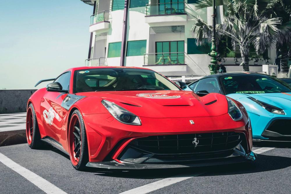 Siêu xe Ferrari F12 Berlinetta độ body kit Duke Dynamics không được nâng cấp ở động cơ