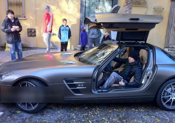 Siêu xe Mercedes-Benz SLS AMG của Châu Kiệt Luân Siêu xe Mercedes-Benz SLS AMG của Châu Kiệt Luân