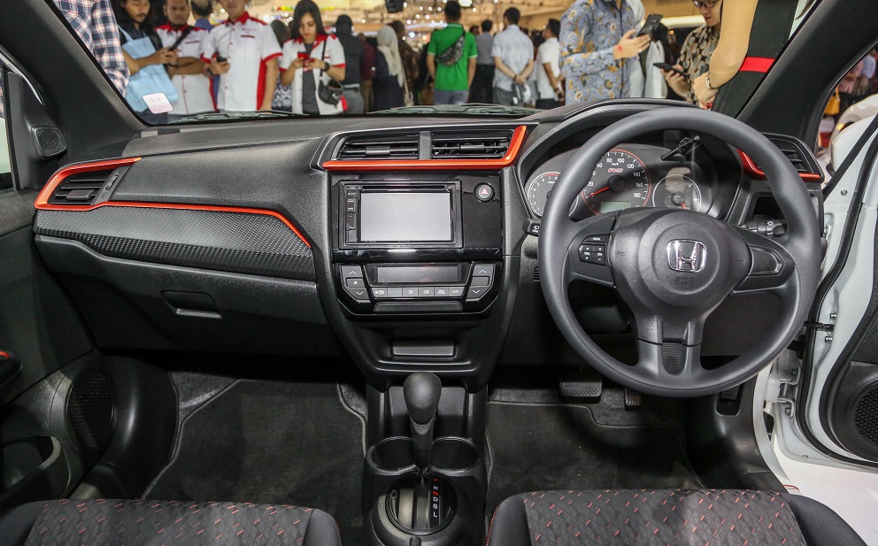 Nội thất bên trong Honda Brio RS tại thị trường Indonesia Nội thất bên trong Honda Brio RS tại thị trường Indonesia