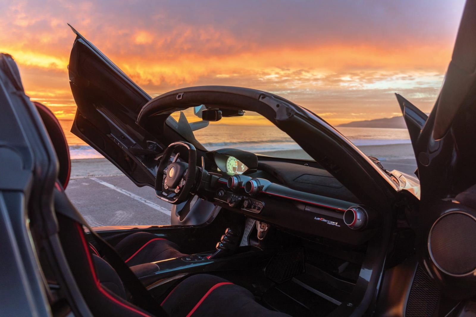 Nội thất Ferrari LaFerrari Aperta chuẩn bị rao bán