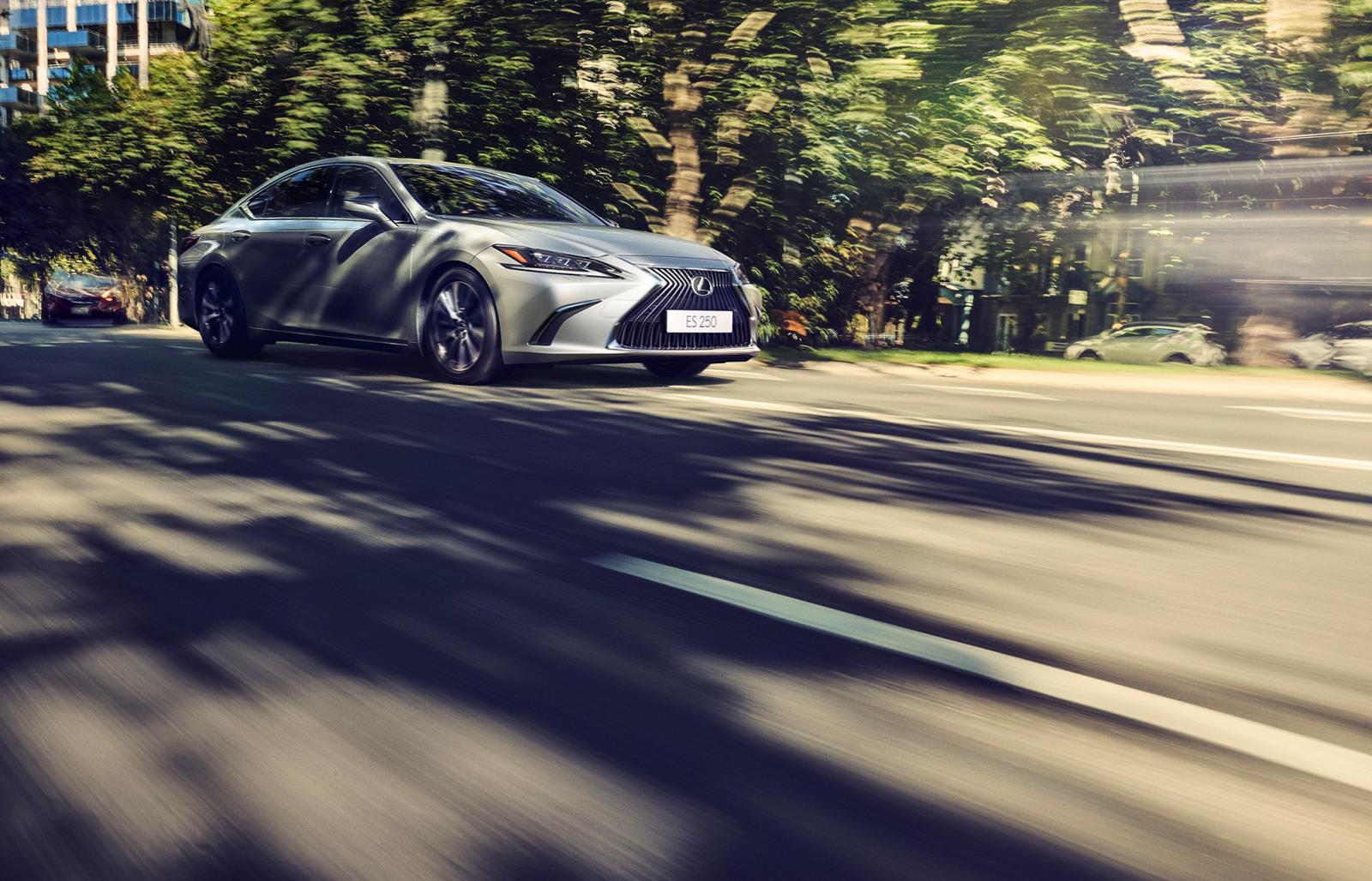 Ở thế hệ thứ 7, Lexus ES 250 2019 sở hữu nhiều đổi mới về thiết kế