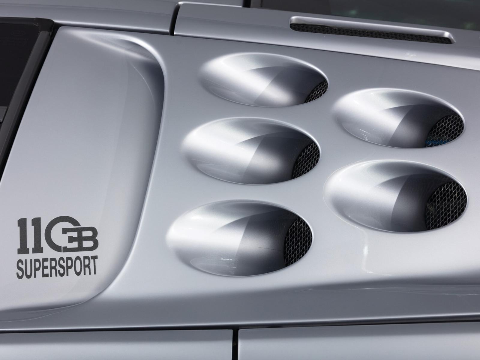 Ngoại thất xe mang màu bạc Ngoại thất xe mang màu bạc