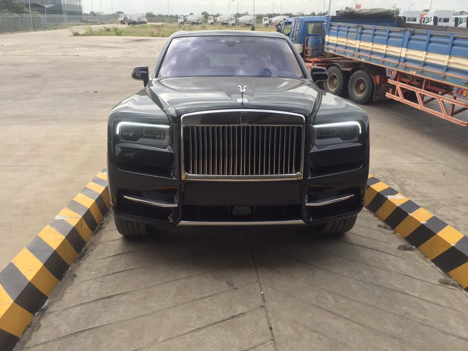 Rolls-Royce mang đến cho Cullinan tất cả 2 lựa chọn là phiên bản 5 chỗ ngồi và bản 4 chỗ ngồi